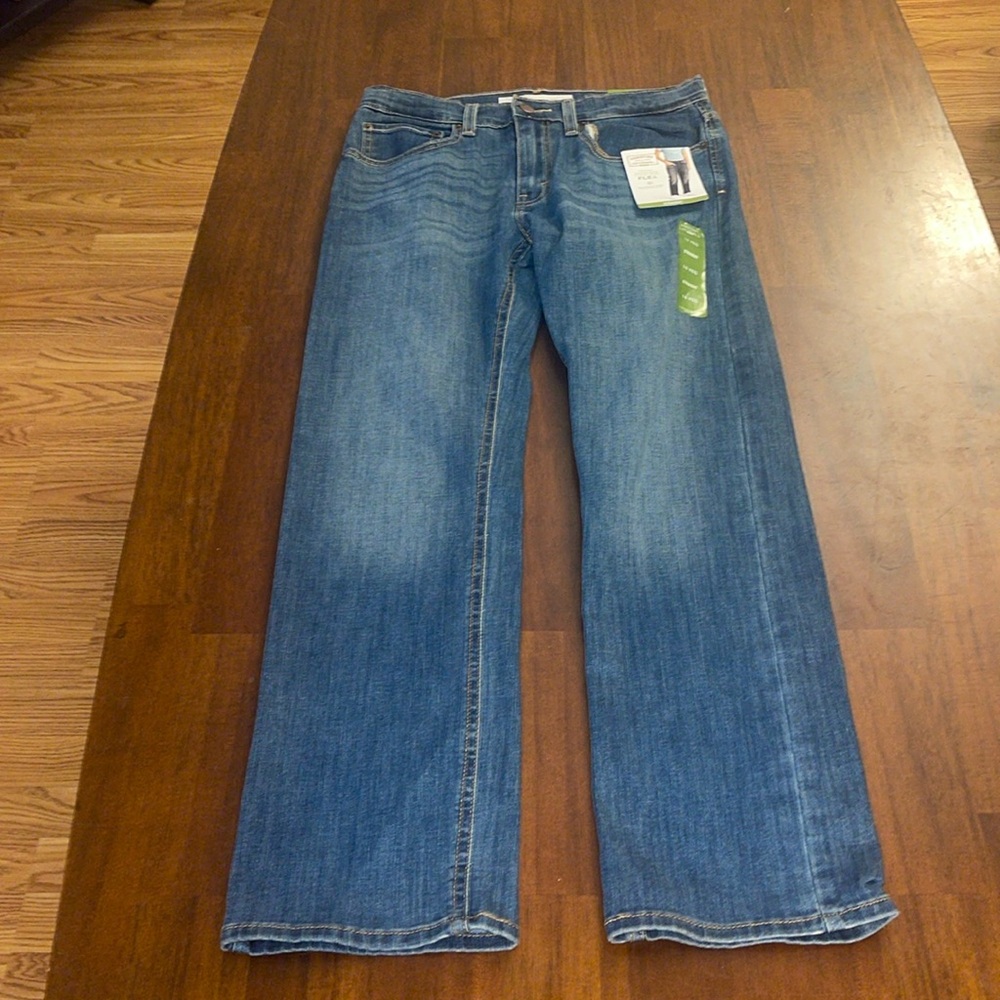 Signature by Levi Strauss Boys NWT Straight jeans. Size 16 Regular.